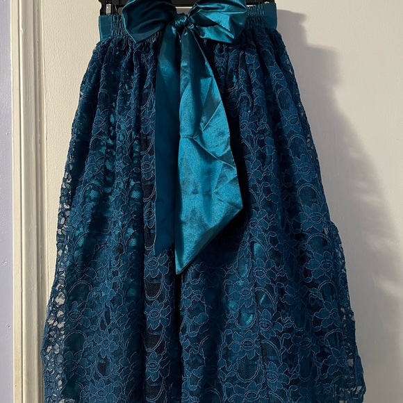 PinUp Couture XS turquoise dream skirt - Picture 2 of 8